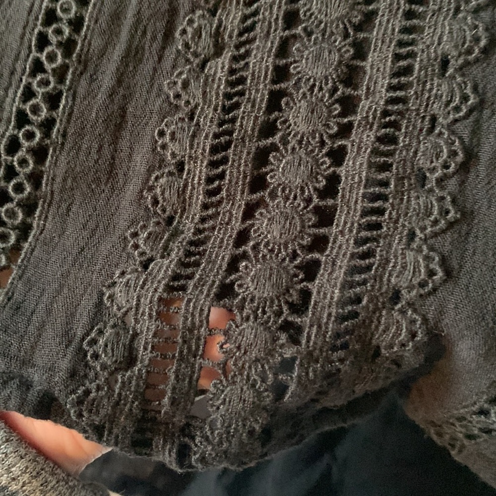 Hollister black crinkly off the shoulder viscose peasant blouse w lace front NWT - Picture 6 of 6